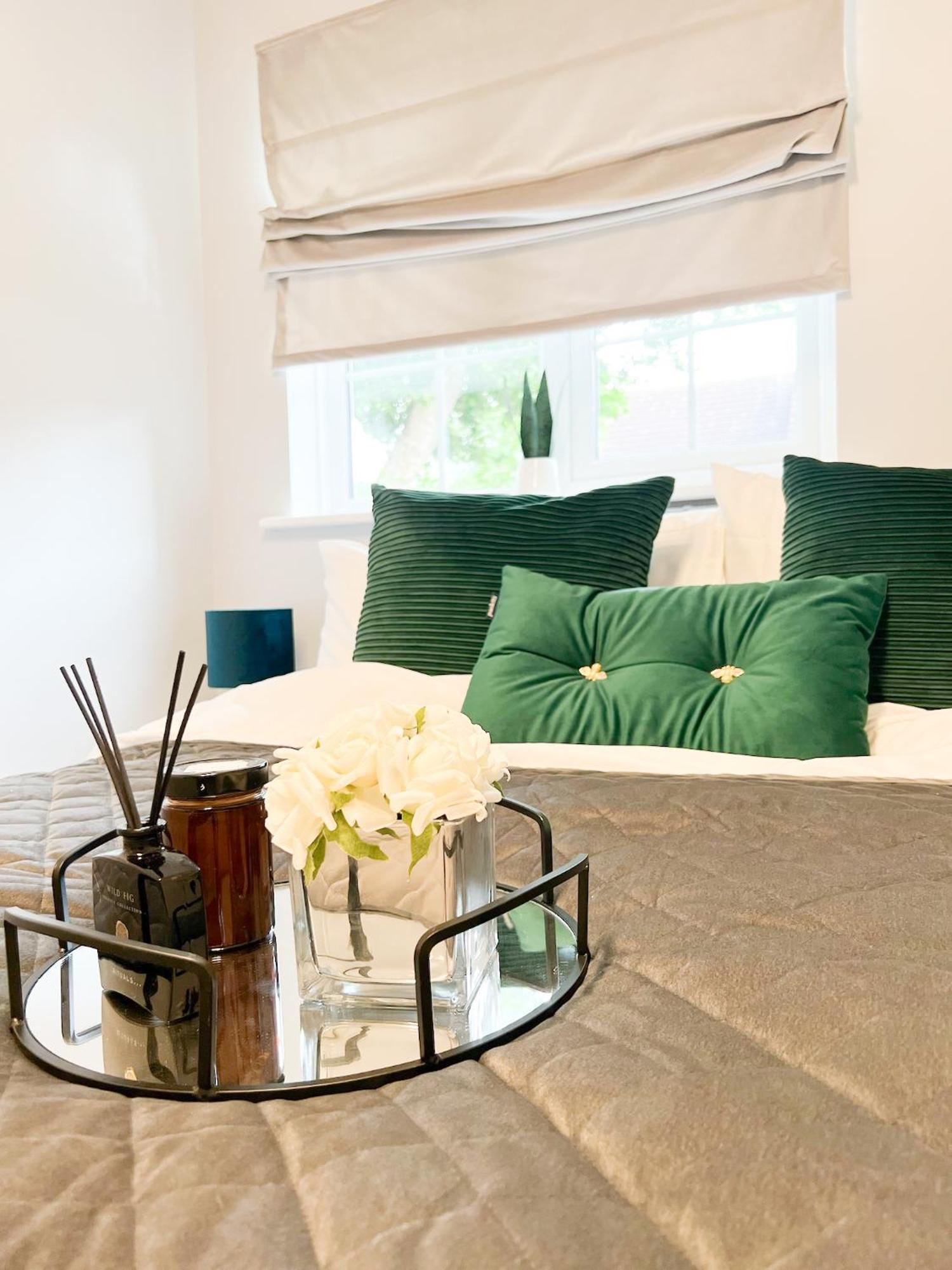 Beautiful Apartment In Beckton With Private Entrance And Garden Londra Esterno foto