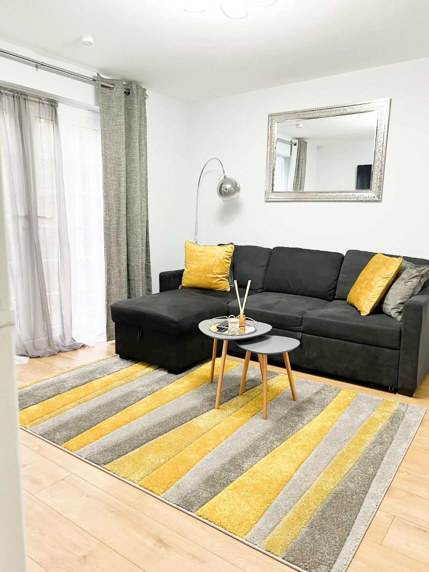 Beautiful Apartment In Beckton With Private Entrance And Garden Londra Esterno foto
